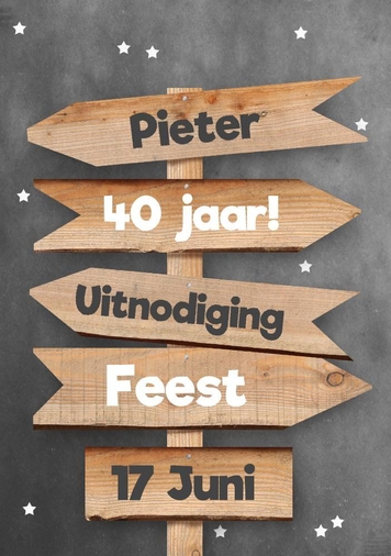 Uitnodiging houten wegwijzer en krijtbord